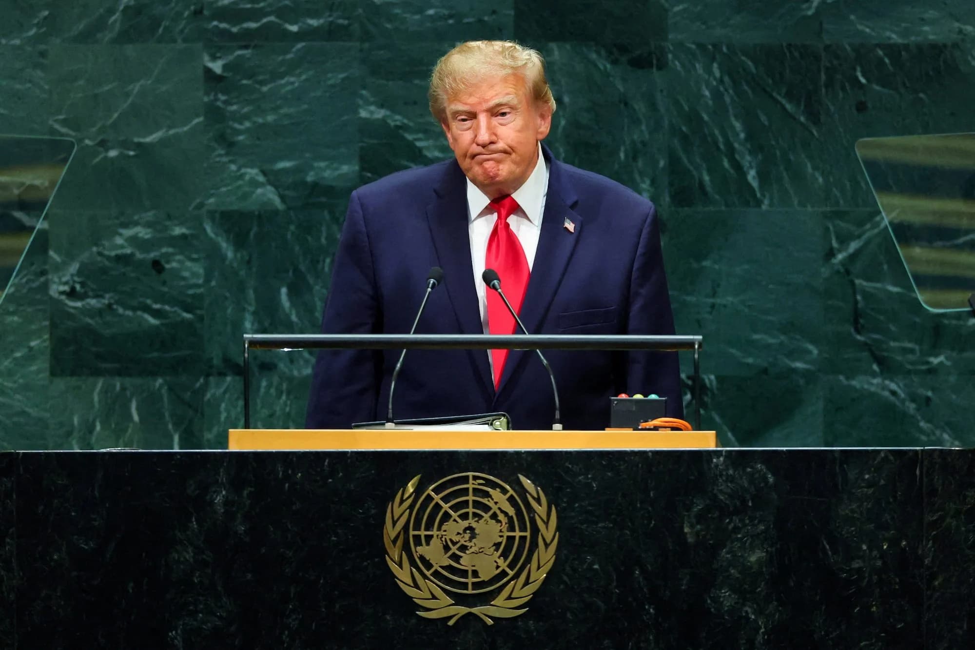 Trump Calls for Iran’s Economic Isolation at UN as Tehran Offers Hormuz Reopening